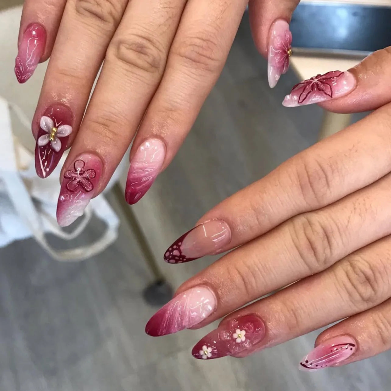 24Pcs Almond Press on Fake Nails 3D Flower - Hiddengem