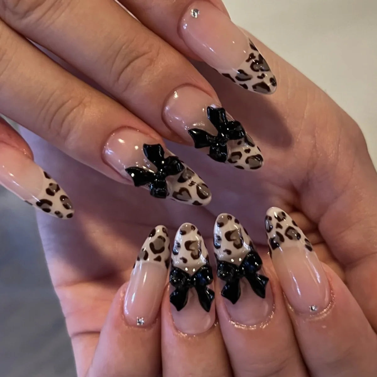 24Pcs Almond Press on Fake Nails 3D Flower - Hiddengem